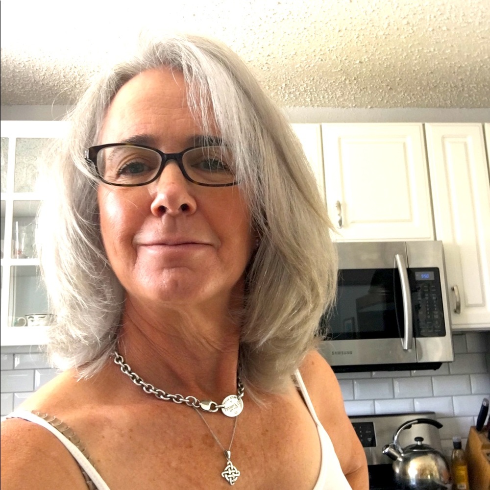 Meet your Posher, Lisa